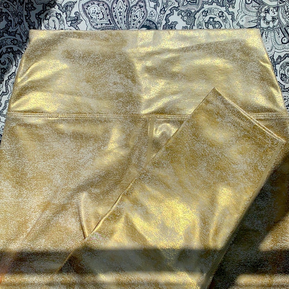 Crackle Gold Foil Leggings by Carbon38 - M ✨